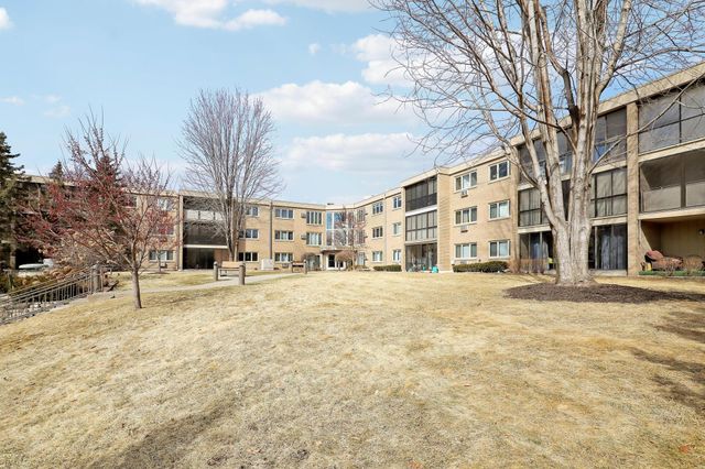 4360 Brookside Court 218, Edina, MN 55436