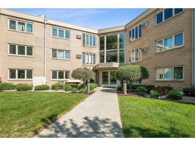4360 Brookside Court 218, Edina, MN 55436