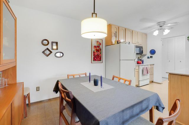 4360 Brookside Court 218, Edina, MN 55436