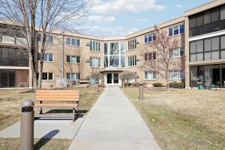 4360 Brookside Court 218, Edina, MN 55436