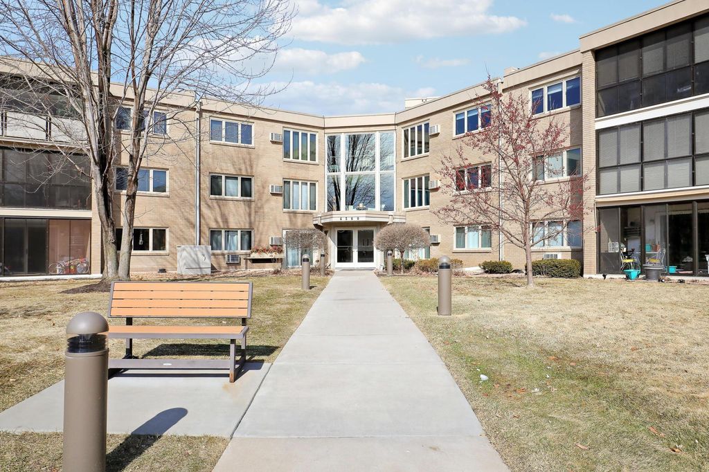 4360 Brookside Court 218, Edina, MN 55436