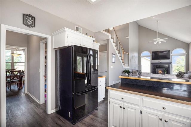 11231 N Summit Street, Kansas City, MO 64155