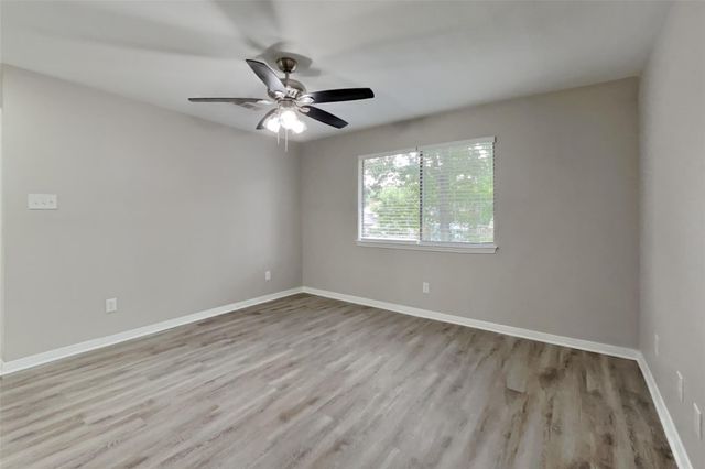 8718 Pines Place Drive, Humble, TX 77346