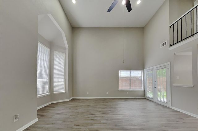 8718 Pines Place Drive, Humble, TX 77346