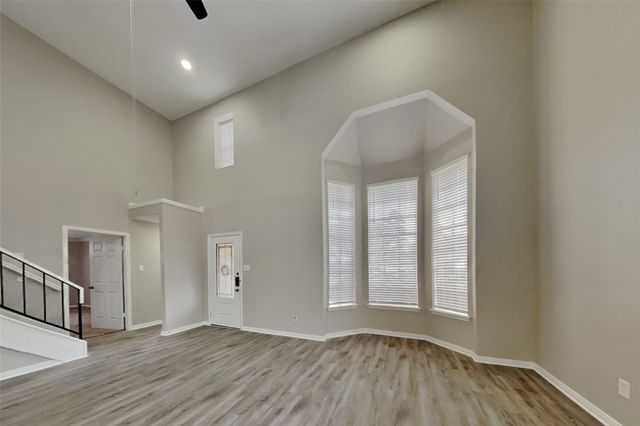 8718 Pines Place Drive, Humble, TX 77346
