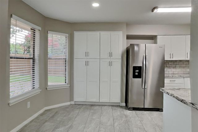 8718 Pines Place Drive, Humble, TX 77346