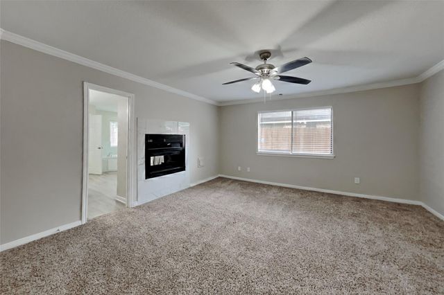 8718 Pines Place Drive, Humble, TX 77346