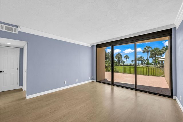 5220 Seawall Boulevard 331, Galveston, TX 77551