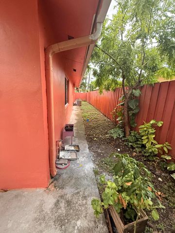321 NW 57TH Street, Oakland Park, FL 33309