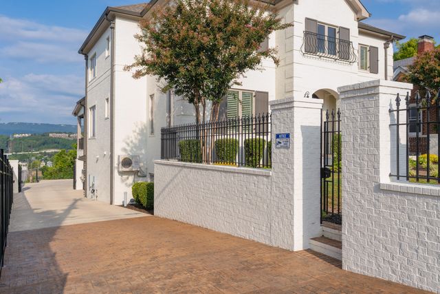 405 Forest Avenue, Chattanooga, TN 37405