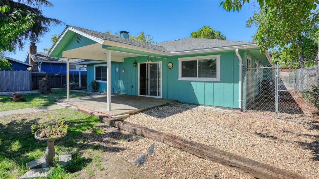 Image 13 of property listing at 12623 Shoreview, Clearlake Oaks, CA 95423