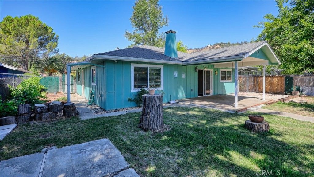 Image 17 of property listing at 12623 Shoreview, Clearlake Oaks, CA 95423