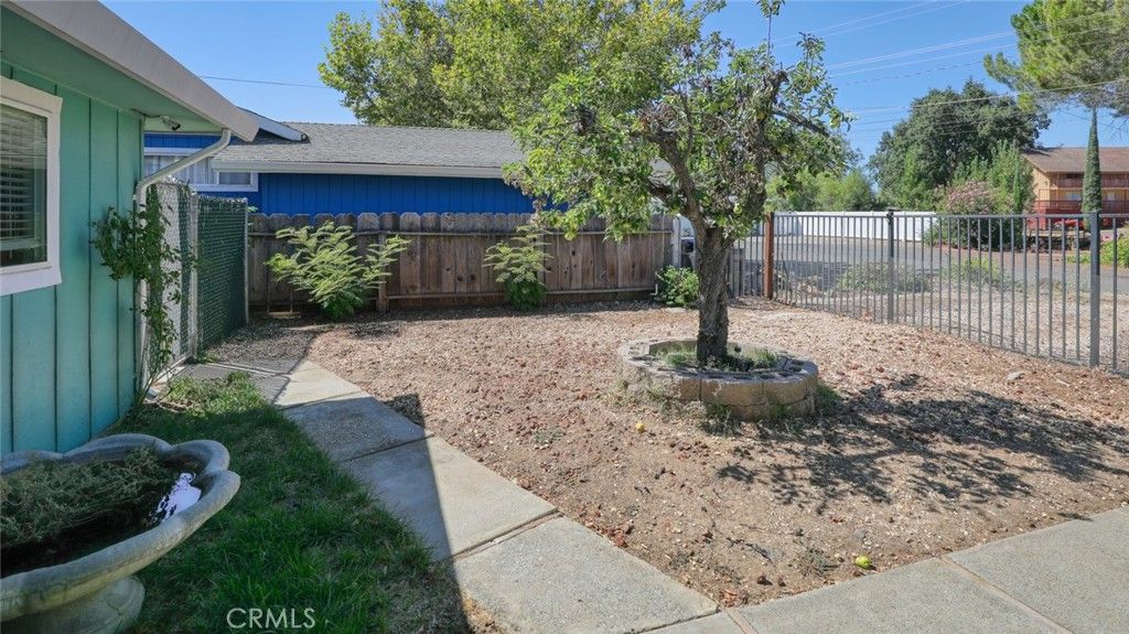 Image 2 of property listing at 12623 Shoreview, Clearlake Oaks, CA 95423