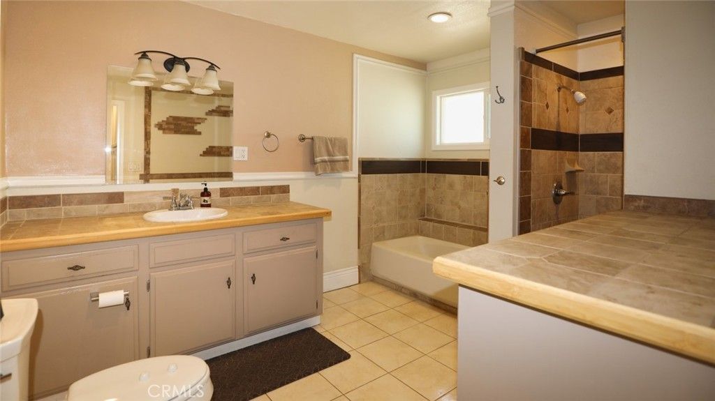 Image 6 of property listing at 12623 Shoreview, Clearlake Oaks, CA 95423