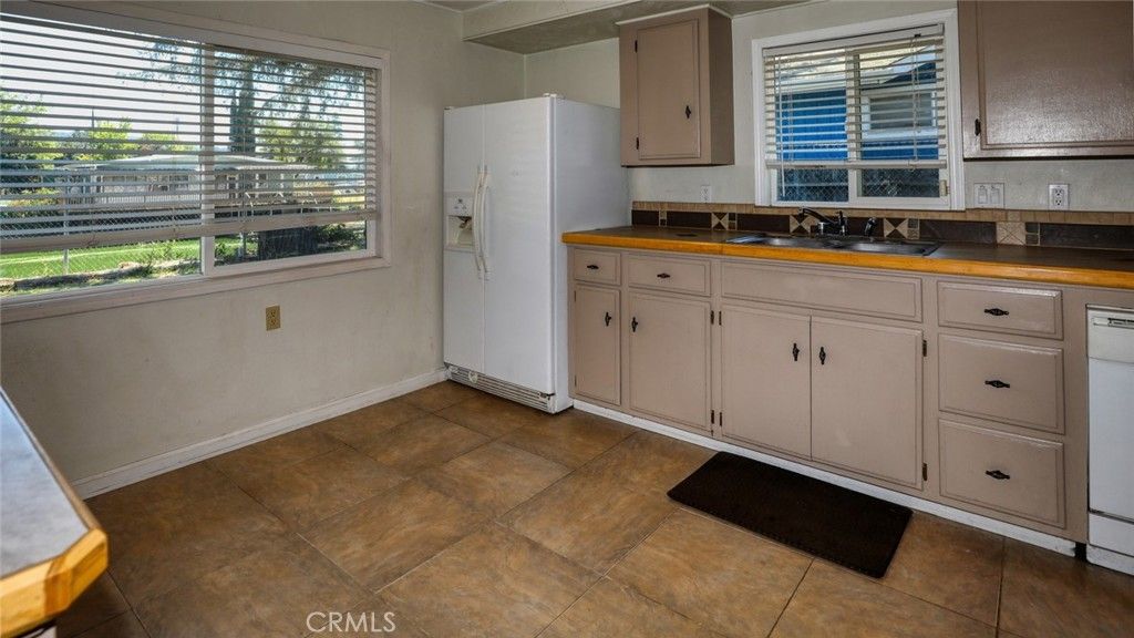 Image 9 of property listing at 12623 Shoreview, Clearlake Oaks, CA 95423