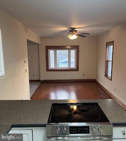 132 HADDON AVE, West Berlin, NJ 08091