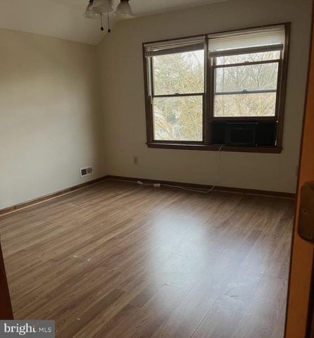 132 HADDON AVE, West Berlin, NJ 08091