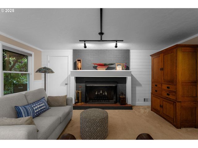 3370 Sw VISTA Dr, Portland, OR 97225