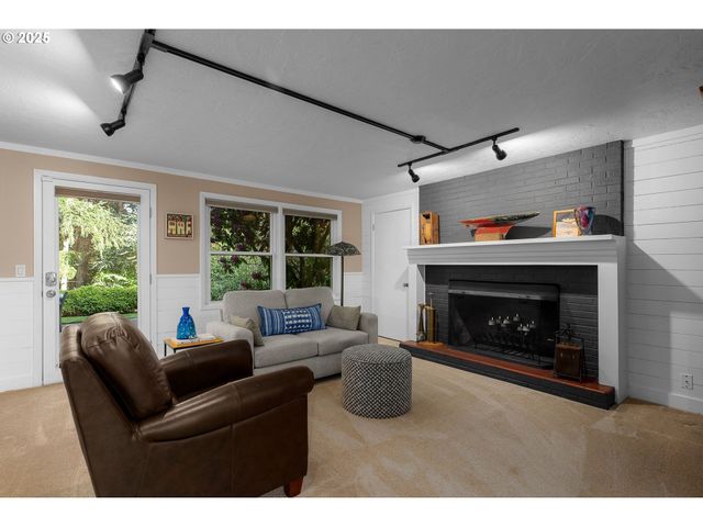 3370 Sw VISTA Dr, Portland, OR 97225