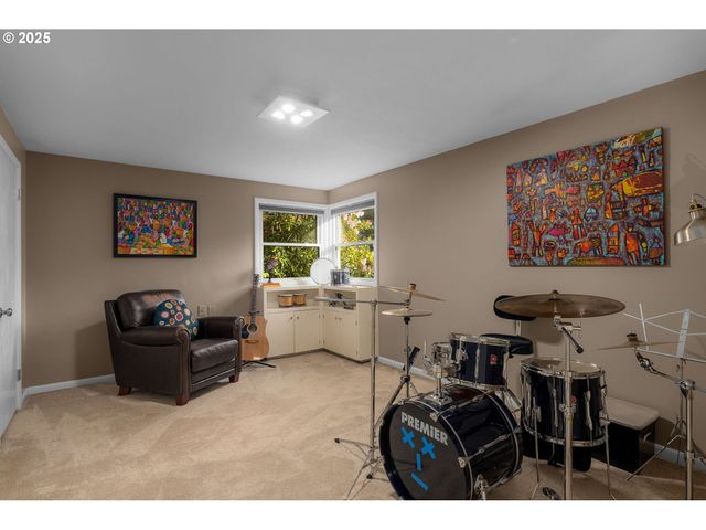 3370 Sw VISTA Dr, Portland, OR 97225