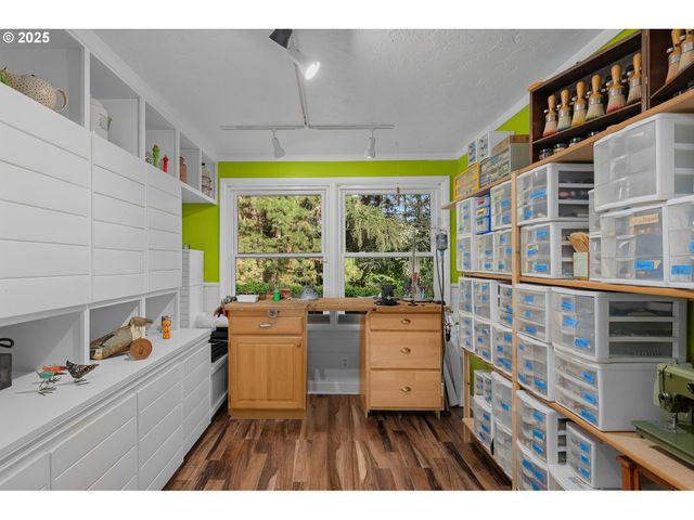 3370 Sw VISTA Dr, Portland, OR 97225