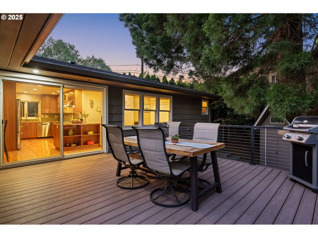 3370 Sw VISTA Dr, Portland, OR 97225