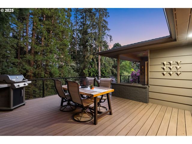 3370 Sw VISTA Dr, Portland, OR 97225