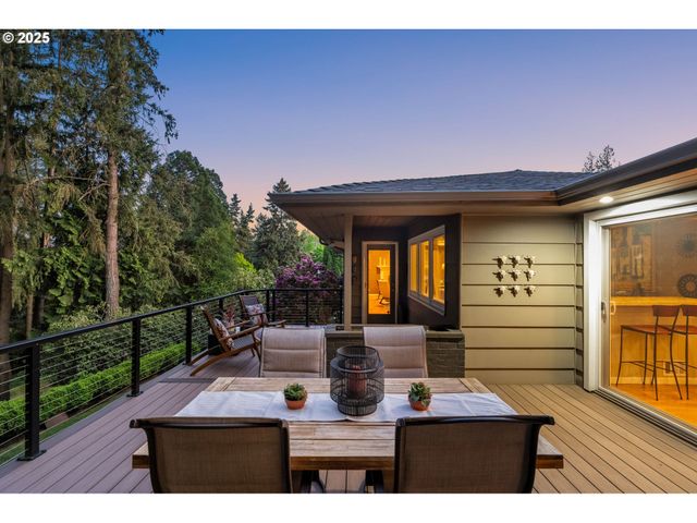 3370 Sw VISTA Dr, Portland, OR 97225