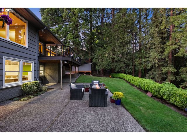 3370 Sw VISTA Dr, Portland, OR 97225