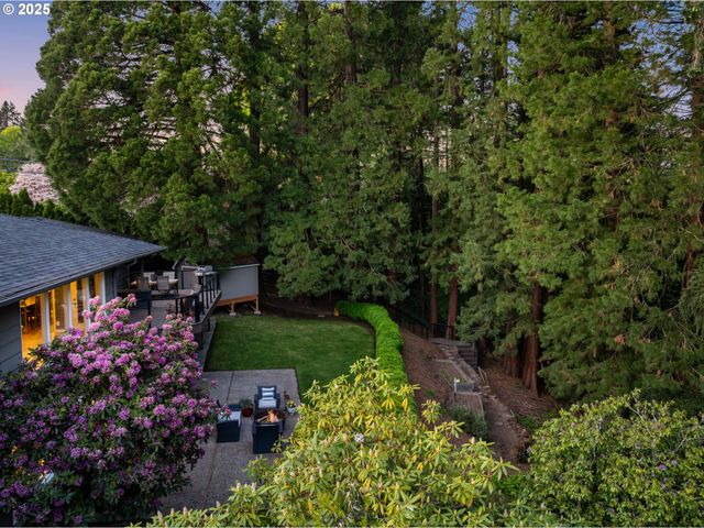 3370 Sw VISTA Dr, Portland, OR 97225