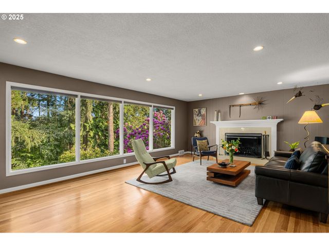 3370 Sw VISTA Dr, Portland, OR 97225