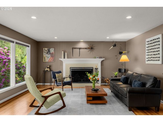 3370 Sw VISTA Dr, Portland, OR 97225