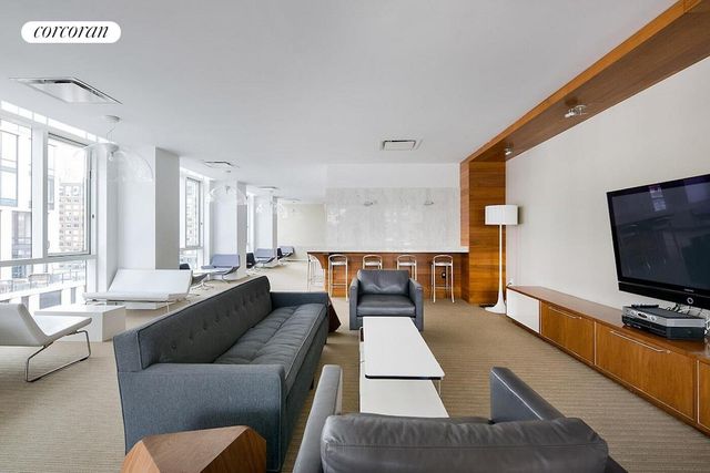 200 Chambers St Apt 3T, New York City, NY 10007