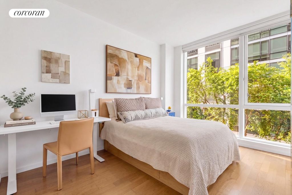 200 Chambers St Apt 3T, New York City, NY 10007