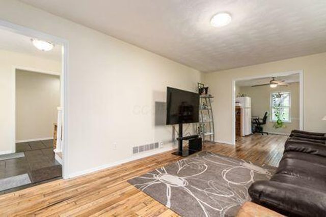 1003 Cross Country Drive, Columbus, OH 43235