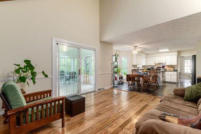 1003 Cross Country Drive, Columbus, OH 43235