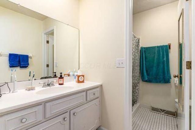 1003 Cross Country Drive, Columbus, OH 43235