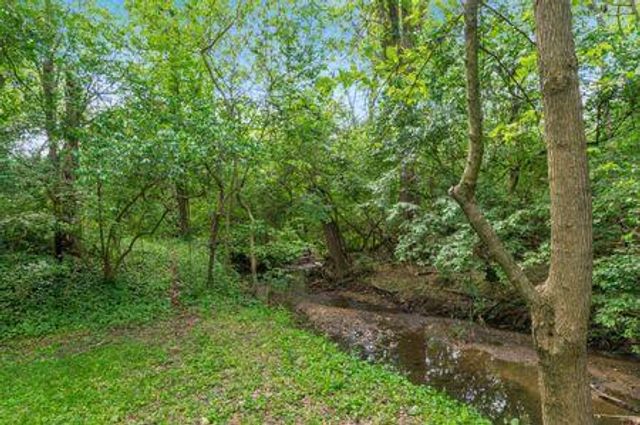 1003 Cross Country Drive, Columbus, OH 43235