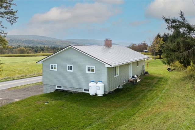 705 County Highway 11, Laurens, NY 13820