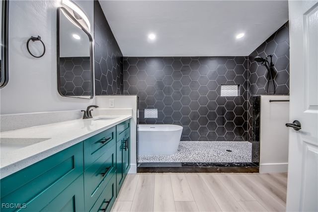 6205 Deer RUN, Fort Myers, FL 33908