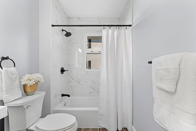 125 Redlands Rd 1, Boston, MA 02132
