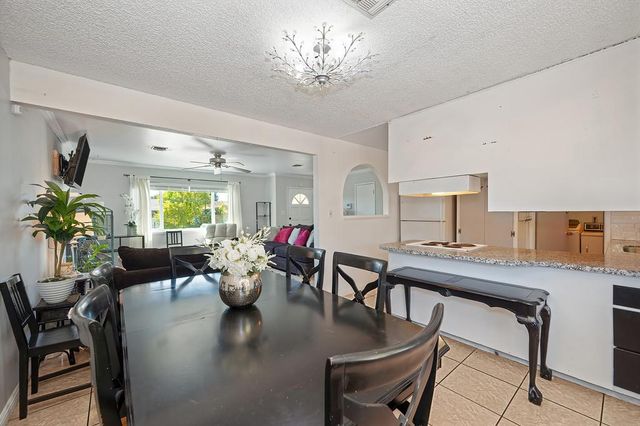 7104 Rimrock Dr, Sacramento, CA 95828