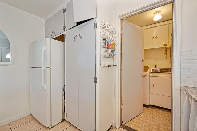 7104 Rimrock Dr, Sacramento, CA 95828