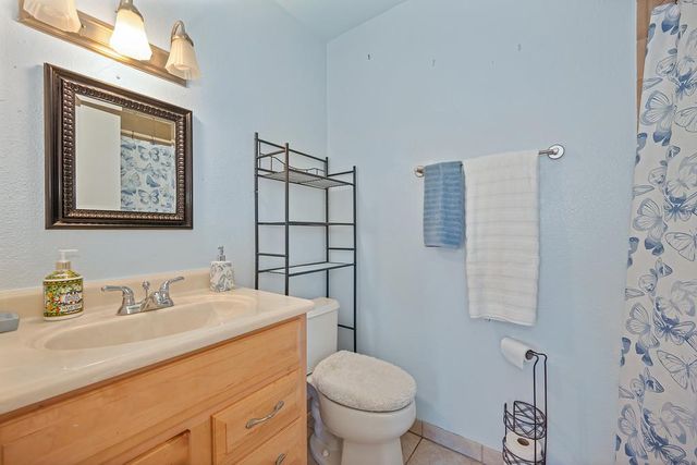 7104 Rimrock Dr, Sacramento, CA 95828