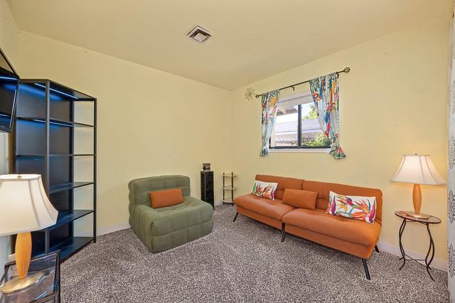 7104 Rimrock Dr, Sacramento, CA 95828