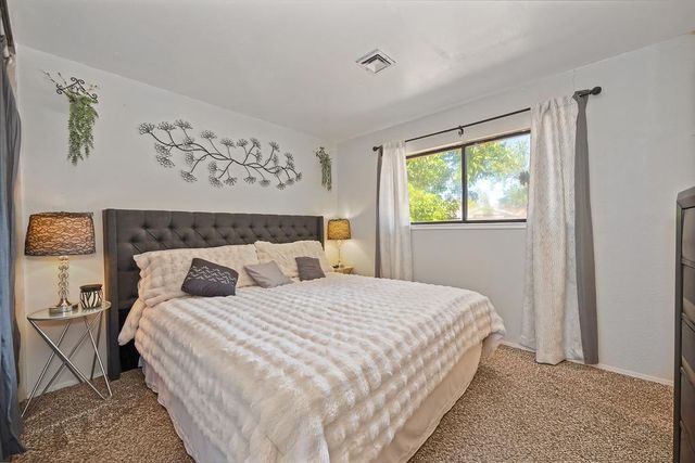 7104 Rimrock Dr, Sacramento, CA 95828