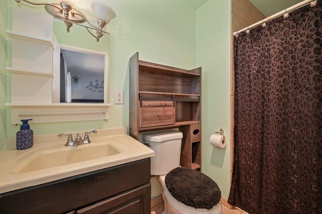 7104 Rimrock Dr, Sacramento, CA 95828