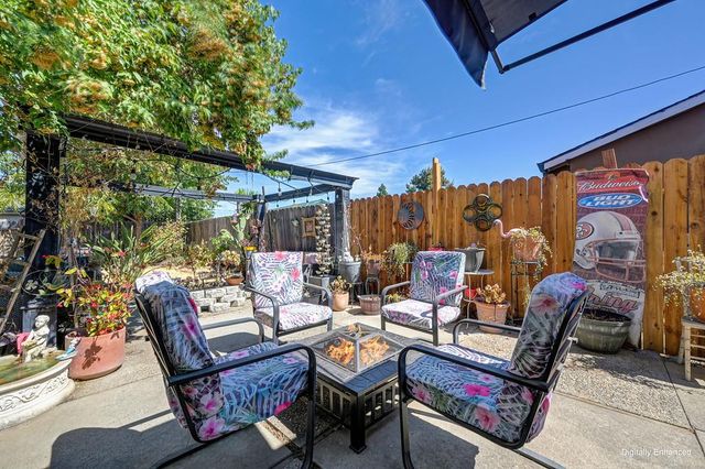 7104 Rimrock Dr, Sacramento, CA 95828