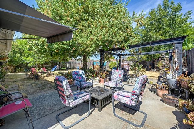 7104 Rimrock Dr, Sacramento, CA 95828