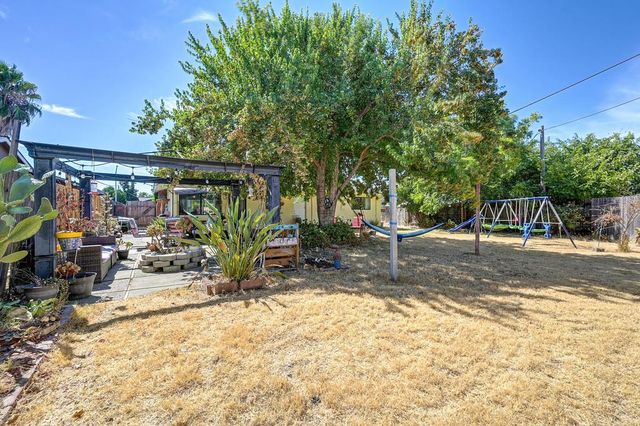 7104 Rimrock Dr, Sacramento, CA 95828